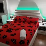 Cosy 2br Near Airport - Self Check-in 24hr Apartamento Tirana