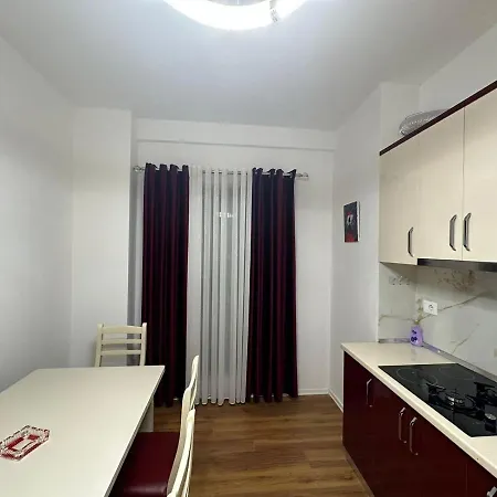 Lägenhet Cosy 2br Near Airport - Self Check-in 24hr Tirana