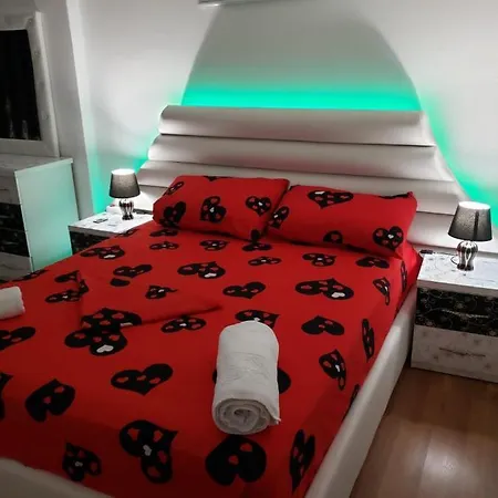 Cosy 2br Near Airport - Self Check-in 24hr Apartment Tirana