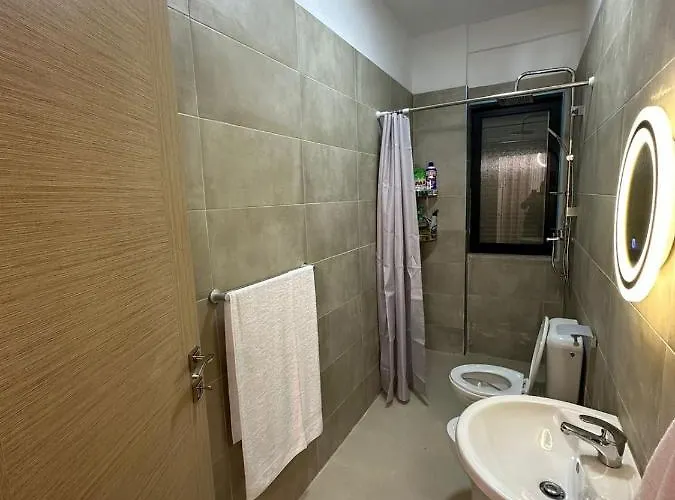 Cosy 2br Near Airport - Self Check-in 24hr Tirana