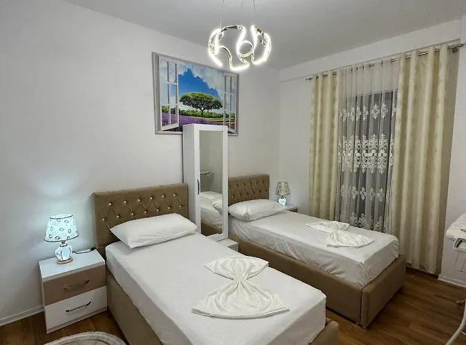 Cosy 2br Near Airport - Self Check-in 24hr